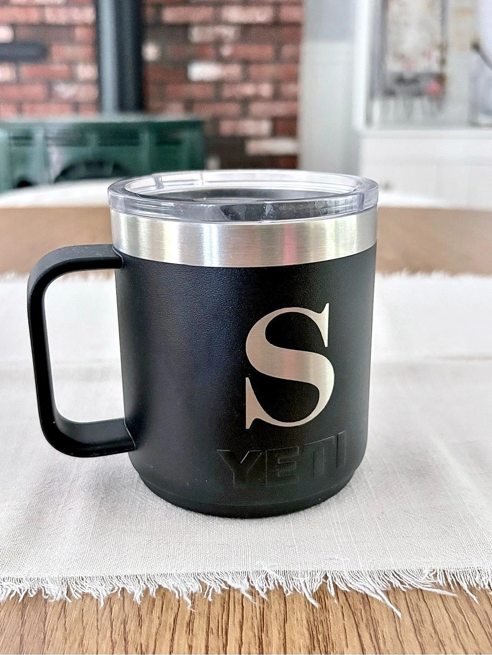 YETI Rambler Mug Black & Silver Mug — S